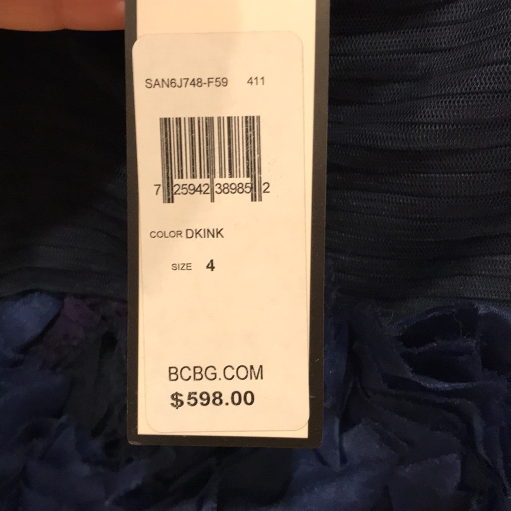 NWT Women’s dress by BCBG MAXAZRIA - Picture 3 of 4